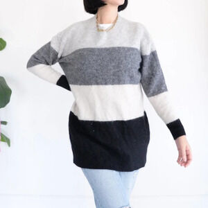 Aritzia Wilfred  Free 10% Wool, 25% Alpaca Colour Block Crewneck Sweater Size 2